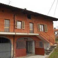 Clavesana (CN), casa semindipendente con terreno