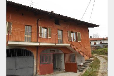 Clavesana (CN), casa semindipendente con terreno