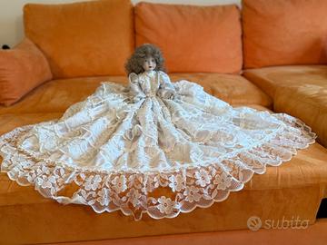 Bambola sposa in ceramica.