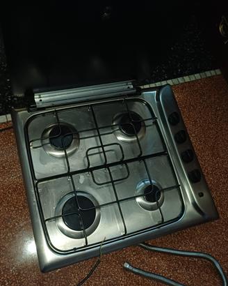 Piano cottura a gas 4 fuochi Indesit 