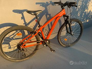 Bicicletta Rockrider ST 500 arancione