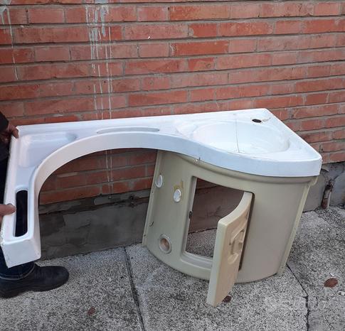 Lavabo camper
 in vendita a Modena