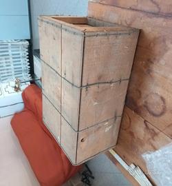 scatola militare con annesse cassette