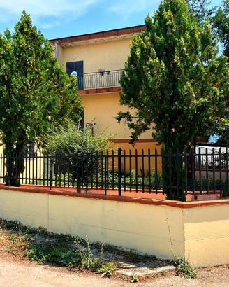 Villa indipendente con giardino privato