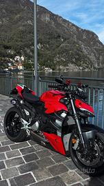 Ducati Streetfighter v2