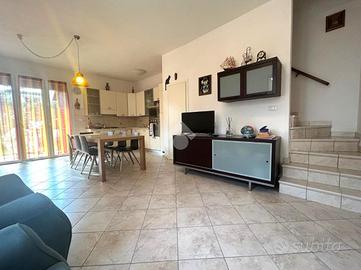 4 LOCALI A COMACCHIO