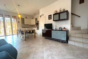 4 LOCALI A COMACCHIO