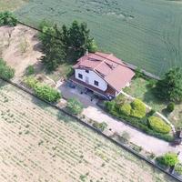 Villa a Guazzolo