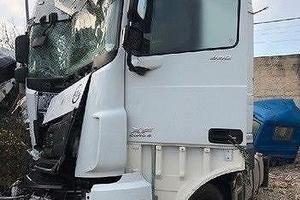 Daf 106 del 2016 incidentato da ricambi