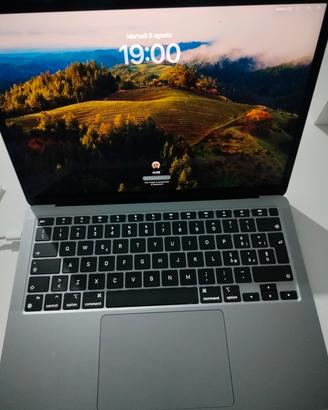 Mac book air 13 M1-8