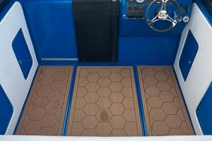 Barca a motore cabinata