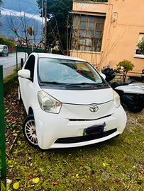 Toyota Iq 2009 benzina 1000cc