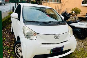 Toyota Iq 2009 benzina 1000cc
