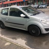renault twingo neopatentati