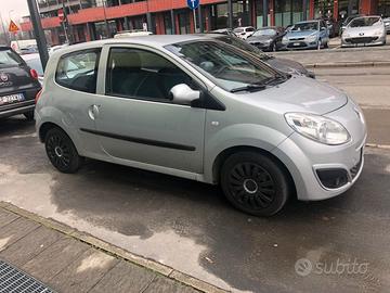 renault twingo neopatentati
