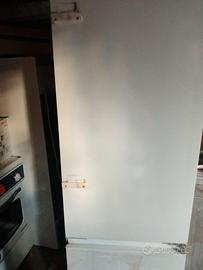 Congelatore e un frigorifero