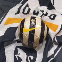 BANDIERA JUVENTUS (136x100)+PALLONE JUVENTUS TUTTO