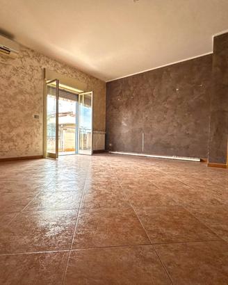 Ultimo piano a Mascali con mansarda e box