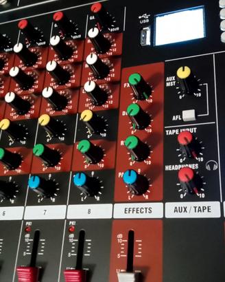 Mixer stereo 8 canali + effetti reverbero-eco