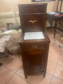 Mobiletto arte povera