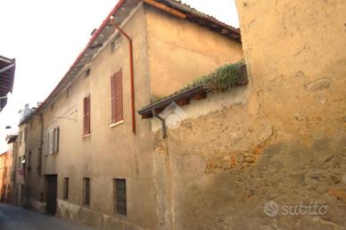 CASA DI CORTE A CREMELLA