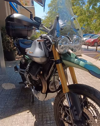 GUZZI V85TT 
