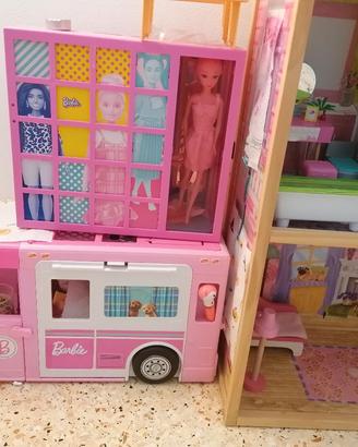 Casa delle barbie, Camper e  Armadio