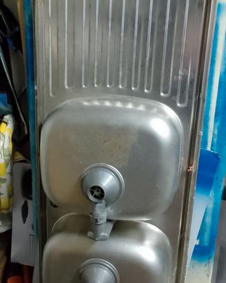 lavello in acciaio inossidabile