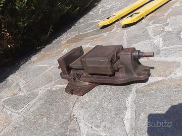 Morsa girevole per fresa