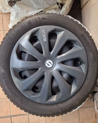 4 cerchi con gomme invernali Fiat 500 185 55 R15 