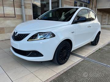 Lancia Ypsilon 1.0 FireFly 5 porte Hybrid Posti - 