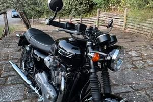 Triumph Bonneville T120 prezzo aggiornato 03/26