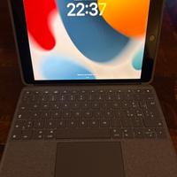 Custodia per tablet con tastiera