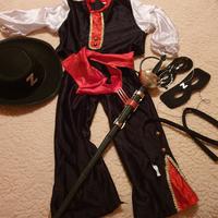 Vestito di carnevale zorro o cavaliere nero 