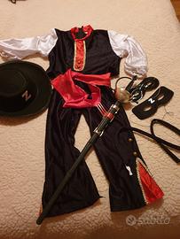 Vestito di carnevale zorro o cavaliere nero 