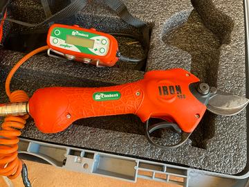 Forbice professionale a batteria Rinieri IRON 400