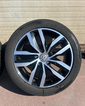 CERCHI IN LEGA ORIGINALI VW 17” + PNEUMATICI