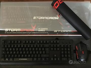 Tastiera, mouse e tappetino da gaming