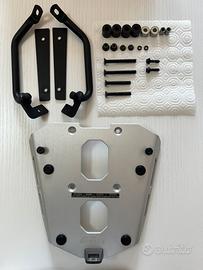 Givi SRA3112, piastra per bauletto VStrom