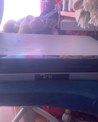 Videoregistratore e lettore cd