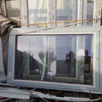 Finestra bianca in pvc