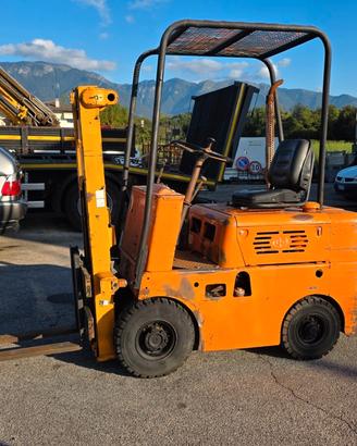 Carrello elevatore Diesel OM 15 q.li