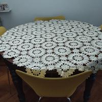 ANTICO COPRITAVOLO  CONFEZIONATO ALL'UNCINETTO