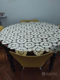 ANTICO COPRITAVOLO  CONFEZIONATO ALL'UNCINETTO