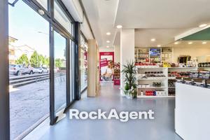 Immobile di 417 m² con 5 locali a Bologna