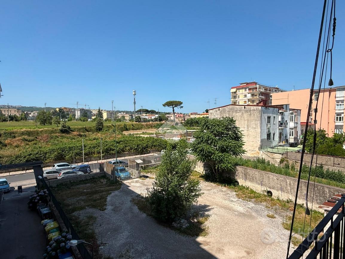 2 LOCALI A NAPOLI