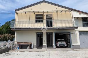 CASA SEMINDIPENDENTE A CAMPEGINE