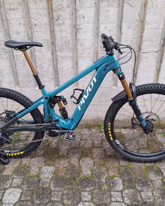 PIVOT SHUTTLE-LT PRO  BOSCH RACE Ruote Carbonio