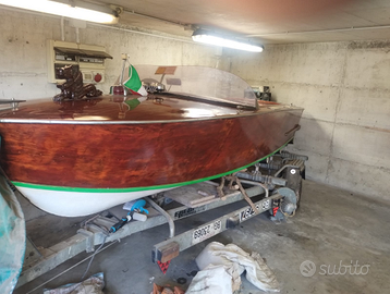 Motoscafo epoca in legno Saccardo Schio tipo riva