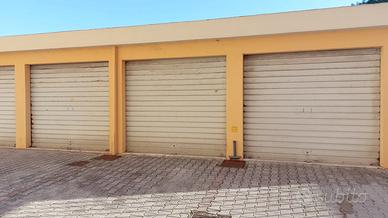 ampio garage 24 mq in Via San Donato Pescara